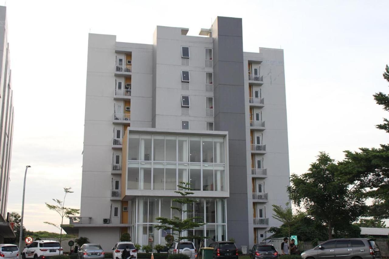 Barata Hotel Near Bandara Soekarno Hatta Tangerang Bagian luar foto