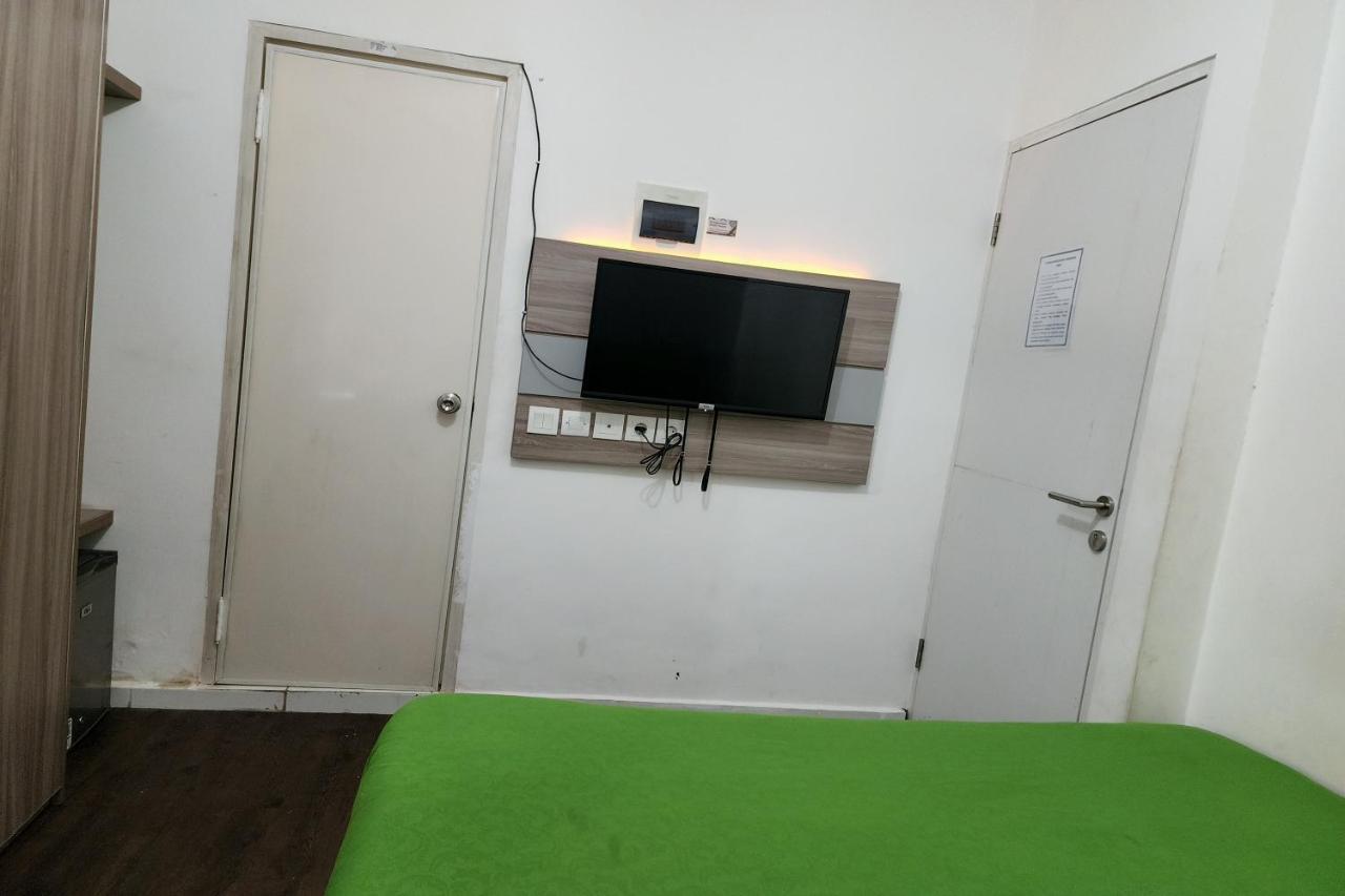 Barata Hotel Near Bandara Soekarno Hatta Tangerang Bagian luar foto
